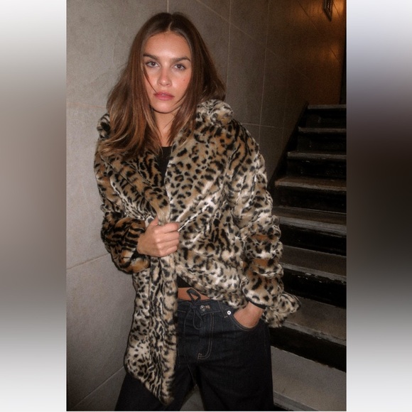 ZARA FAUX FUR ANIMAL PRINT COAT LEOPARD JACKET XS CHEETAH PRINT 1255/771 VIRAL - Picture 3 of 10